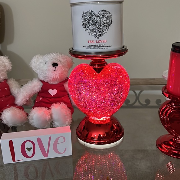 Bath & Body Works Water Globe HEART Pedestal - Picture 2 of 10